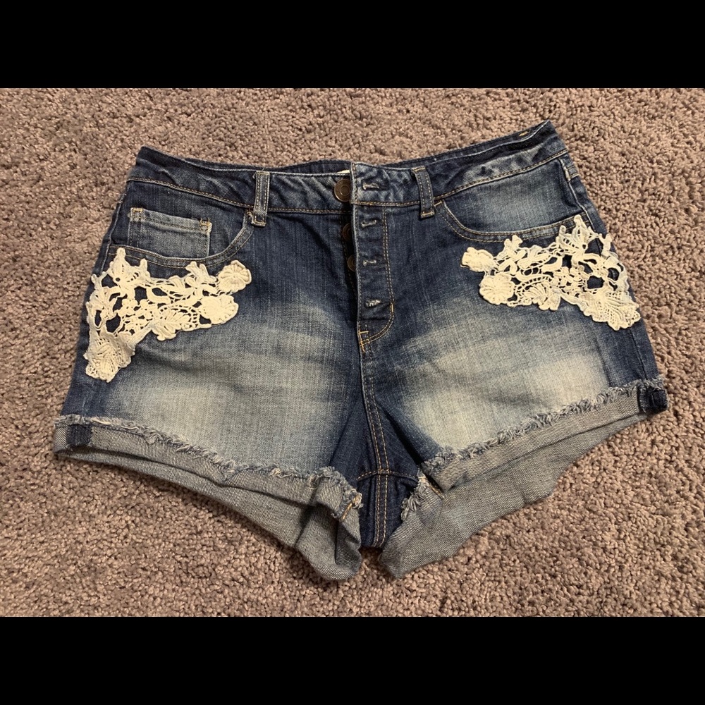 Blue jeans shorts with lace detail!